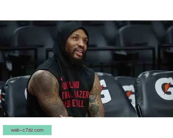 三分大赛利拉德带伤三度问鼎