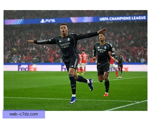 皇马半年13点球八连胜登顶冲 皇马半年13点球八连胜登顶冲