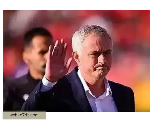 穆里尼奥怒批裁判偏袒皇马球员 穆里尼奥怒批裁判偏袒皇马球员