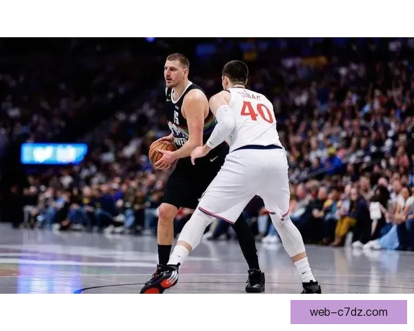 东契奇准绝杀与里夫斯绝平 约基奇豪华三双争锋 东契奇准绝杀与里夫斯绝平 约基奇豪华三双争锋